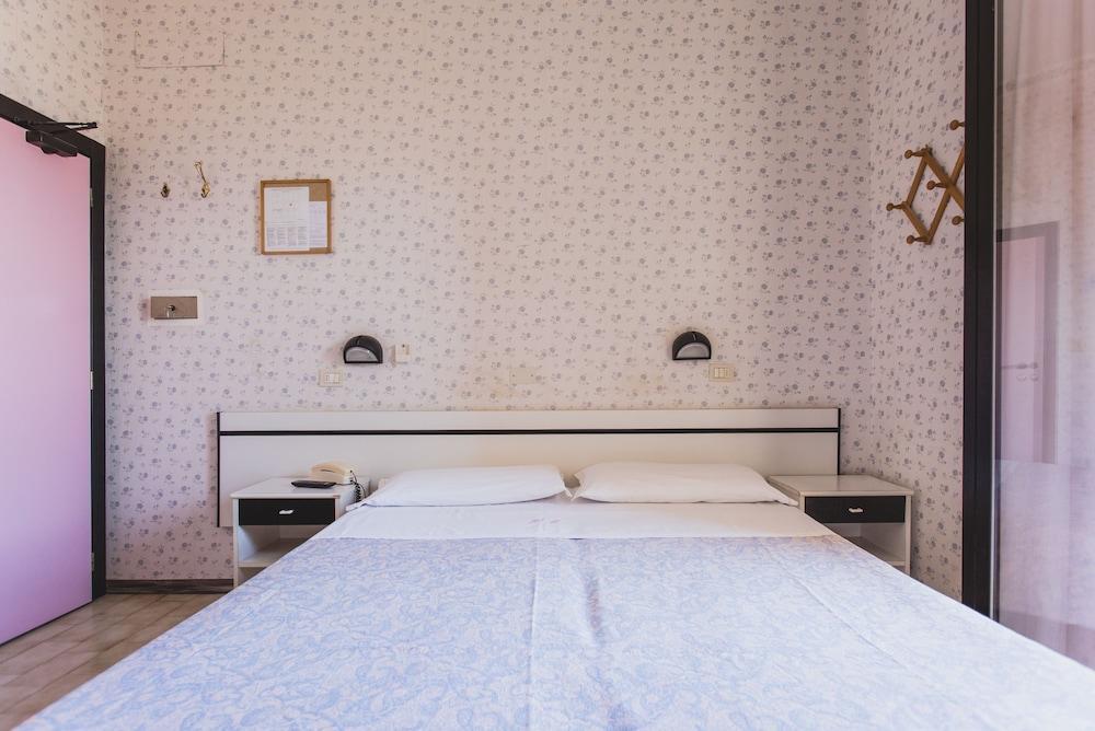 Hotel Eden Viserbella di Rimini Zewnętrze zdjęcie
