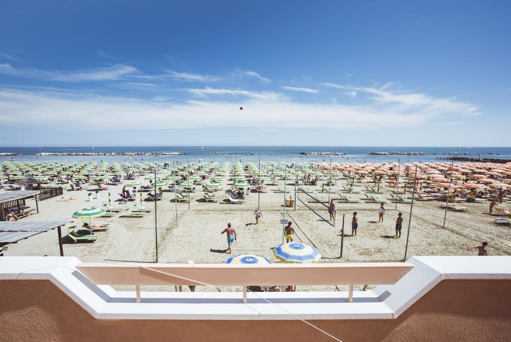 Hotel Eden Viserbella di Rimini Zewnętrze zdjęcie