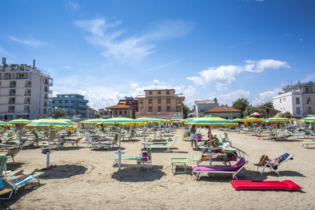 Hotel Eden Viserbella di Rimini Zewnętrze zdjęcie