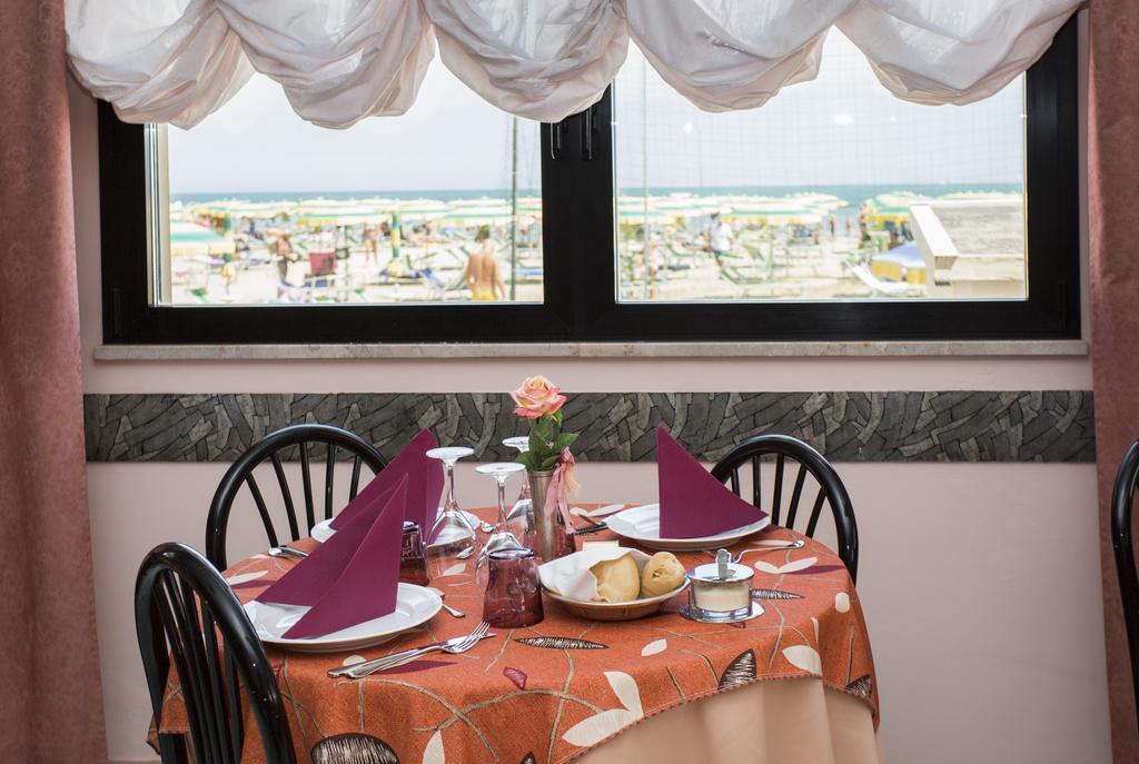 Hotel Eden Viserbella di Rimini Zewnętrze zdjęcie