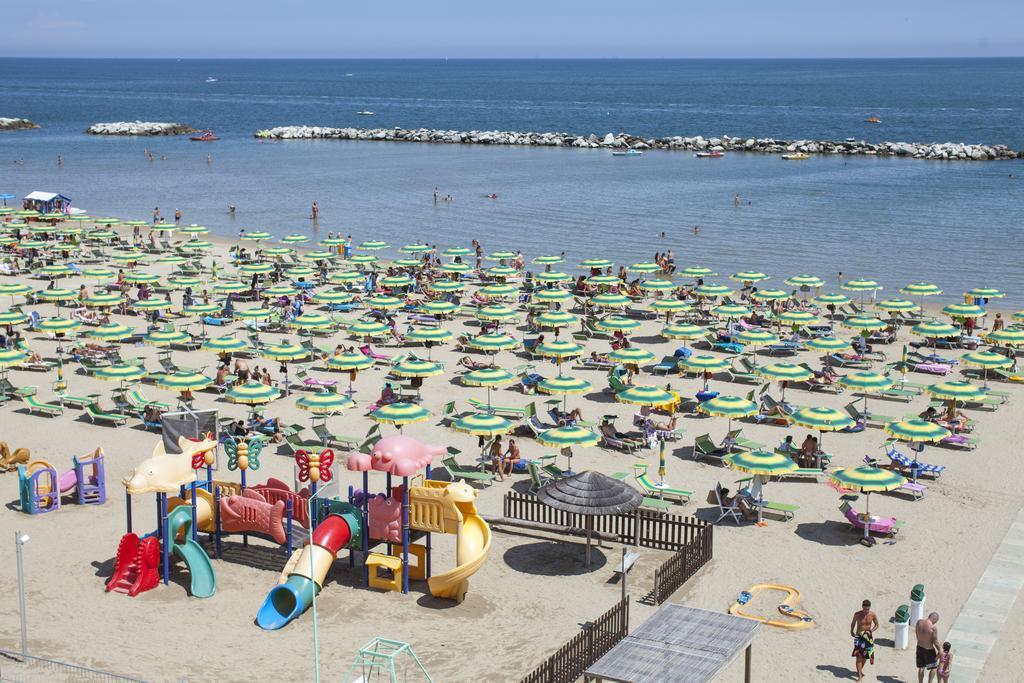 Hotel Eden Viserbella di Rimini Zewnętrze zdjęcie