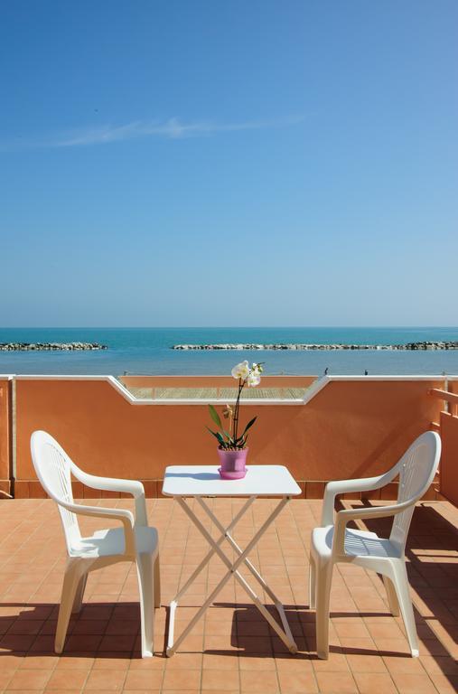 Hotel Eden Viserbella di Rimini Zewnętrze zdjęcie