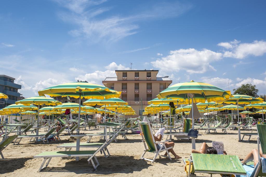 Hotel Eden Viserbella di Rimini Zewnętrze zdjęcie
