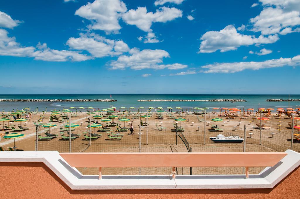 Hotel Eden Viserbella di Rimini Zewnętrze zdjęcie