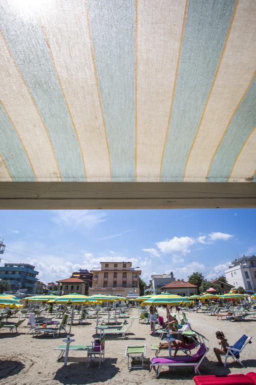 Hotel Eden Viserbella di Rimini Zewnętrze zdjęcie