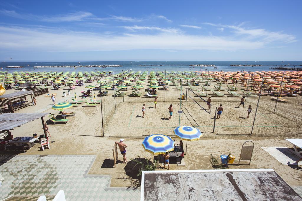 Hotel Eden Viserbella di Rimini Zewnętrze zdjęcie