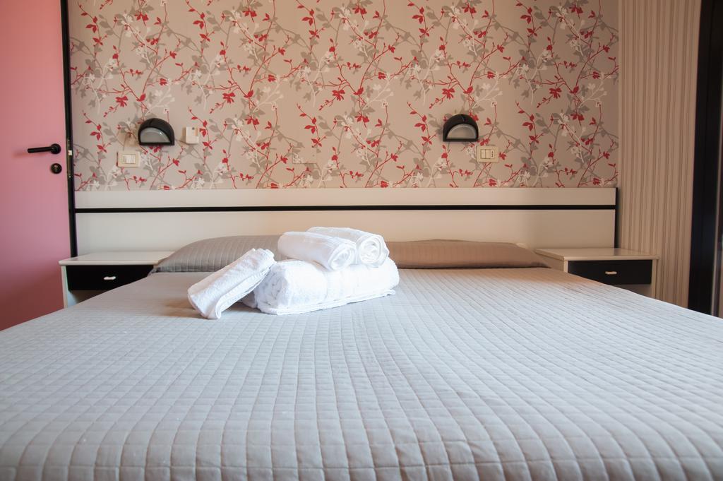 Hotel Eden Viserbella di Rimini Zewnętrze zdjęcie