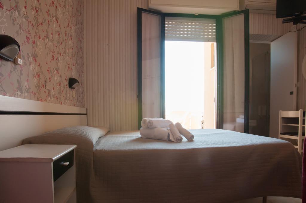 Hotel Eden Viserbella di Rimini Zewnętrze zdjęcie