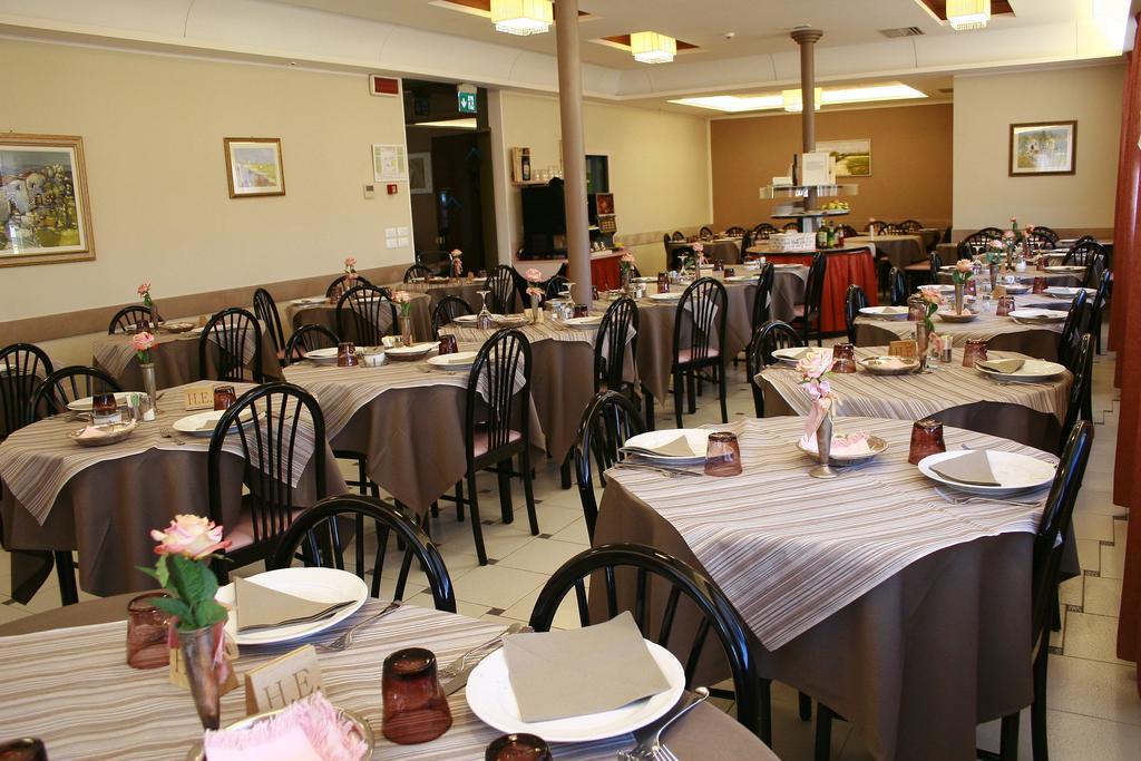 Hotel Eden Viserbella di Rimini Zewnętrze zdjęcie