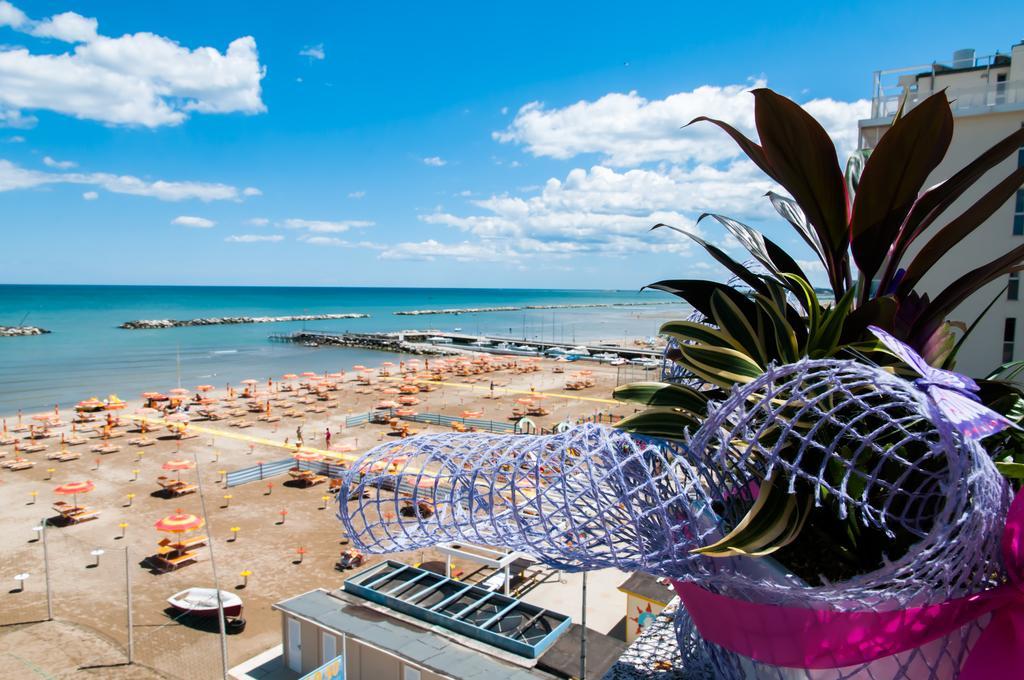 Hotel Eden Viserbella di Rimini Zewnętrze zdjęcie